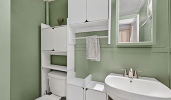 3 York St, Augusta, ME 04330