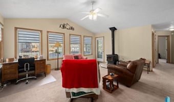 1012 E Magnolia Dr, Brandon, SD 57005
