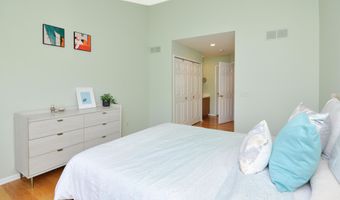 4471 Hillside Ct, Ann Arbor, MI 48105