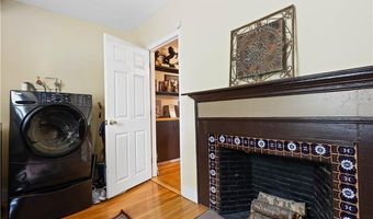 295 Main St, Cranston, RI 02921