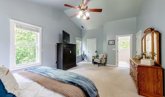 4894 GILBERT STATION Rd, Barboursville, VA 22923