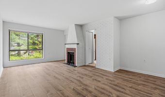 8604 VILLAGE Way 04/8604F, Alexandria, VA 22309