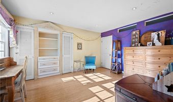 5920 Colodny Dr, Agoura Hills, CA 91301
