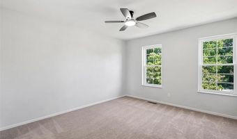 339 Oakleigh Woods Dr, Ballwin, MO 63011