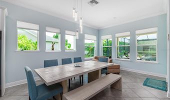 5330 SILVER SUN Dr, Apollo Beach, FL 33572