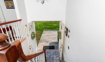 13 Elmar Dr, Danbury, CT 06811