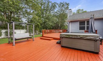 317 Trenton Ave N, Bayville, NJ 08721
