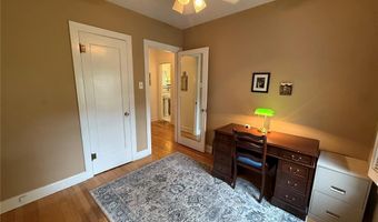 915 McKinley Blvd, Alton, IL 62002
