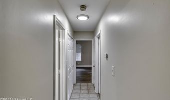 1022 Red Oak Dr, Brandon, MS 39042