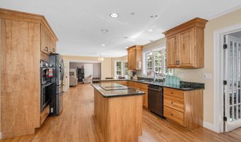 7 Oak Ridge Dr, Atkinson, NH 03811