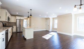7 Dennell Dr, Lincoln, RI 02865