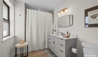 906 Convair St, Bentonville, AR 72712