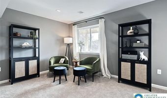 3220 Eisenhower Dr, Allen, PA 18067