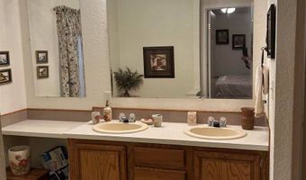 1001 N VanBuren # 5 Ave, Abilene, KS 67410