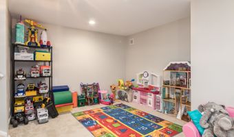 1149 Kingsmill Dr, Algonquin, IL 60102