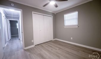 1913 Champion St, Savannah, GA 31405