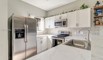 5 Gumtree Rd H-3, Hilton Head Island, SC 29926