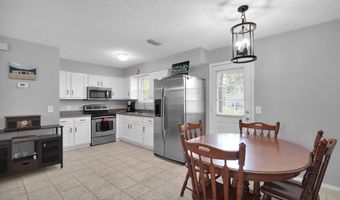648 W OLIVER St, Baldwin, FL 32234