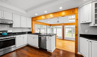 68 Bondcroft Dr, Amherst, NY 14226