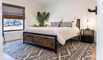 2 Shady Oak Ln, Arden, NC 28704