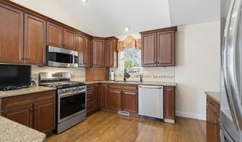 9 Pebble Beach Dr, Bedford, NH 03110