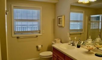 2 Bridge Ave, Bay Head, NJ 08742