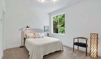 5069 SE KING Rd B, Milwaukie, OR 97222
