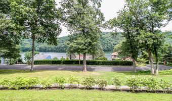 21 Lillinonah Dr, Brookfield, CT 06804