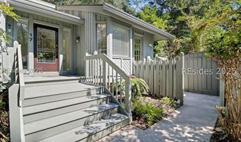 17 Dewberry Ln, Hilton Head Island, SC 29928