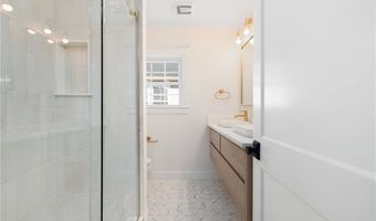 40 Atlantic St, Newport, RI 02840