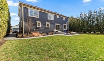 123 Columbus Blvd, Amityville, NY 11701