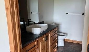 909 S Willet St, Aberdeen, SD 57401