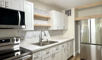 111 KAHULUI BEACH Rd D-321, Kahului, HI 96732