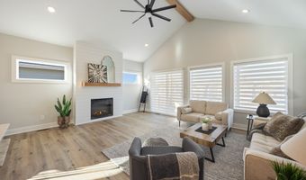 920 Roosevelt St, Polk City, IA 50226