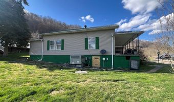 368 First St, Chavies, KY 41727