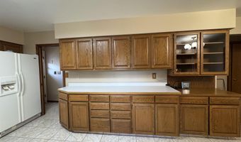 1733 Marshall Rd, Aberdeen, SD 57401