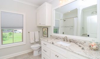 170 Fallen Oak Dr, Brandon, MS 39047