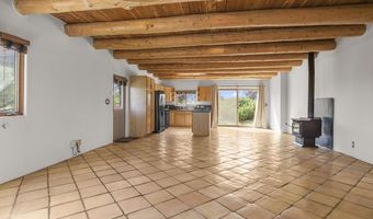 11 Mesa Sea Rd, Arroyo Hondo, NM 87513