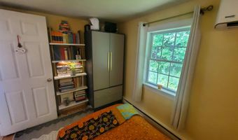 335 S Albany Rd, Albany, VT 05820