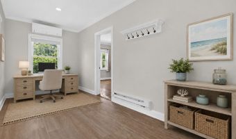 6 Harbor Pkwy, Clinton, CT 06413