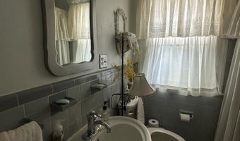 605 S Pembroke Ave, Ahoskie, NC 27910