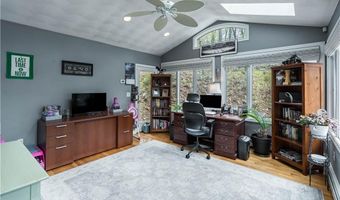 77 Lippitt Ave, Cumberland, RI 02864