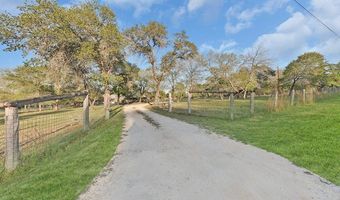1523 Meadow Gln, Adkins, TX 78101