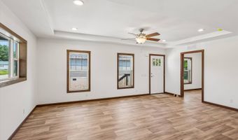 7368 NE Berwick Dr 6, Ankeny, IA 50021