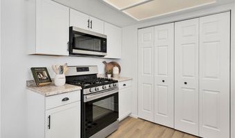 10548 Tecopa Rd, Apple Valley, CA 92308