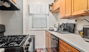 13 Elizabeth St, Cumberland, RI 02864
