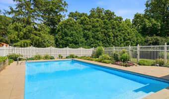3401 Woodview Pl, Columbus, OH 43220