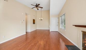 40 Ray Ct, Bedminster, NJ 07921