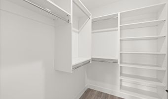 117 W 2ND St 202, Bayonne, NJ 07002