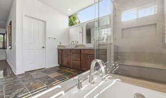 2070 Tiffany Dr, Oceanside, CA 92056